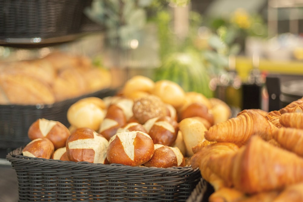 Holiday Inn - the niu, Seven Dusseldorf Ost by IHG — Restaurant & bars in Düsseldorf, North Rhine-Westphalia