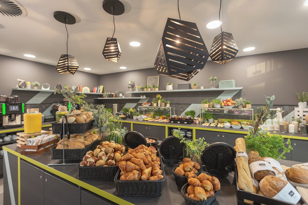 Holiday Inn - the niu, Seven Dusseldorf Ost by IHG — Restaurant & bars in Düsseldorf, North Rhine-Westphalia