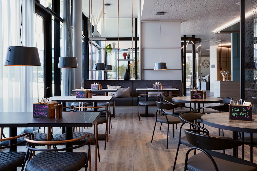 Holiday Inn - the niu, Hub Dusseldorf Messe by IHG — Restaurant & bars in Düsseldorf, North Rhine-Westphalia