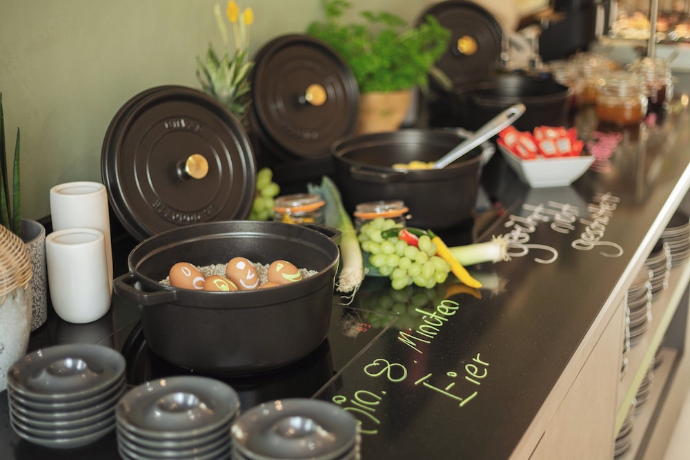 Holiday Inn – the niu, Mill Cologne Mülheim by IHG — Restaurant & bars in Cologne, North Rhine-Westphalia
