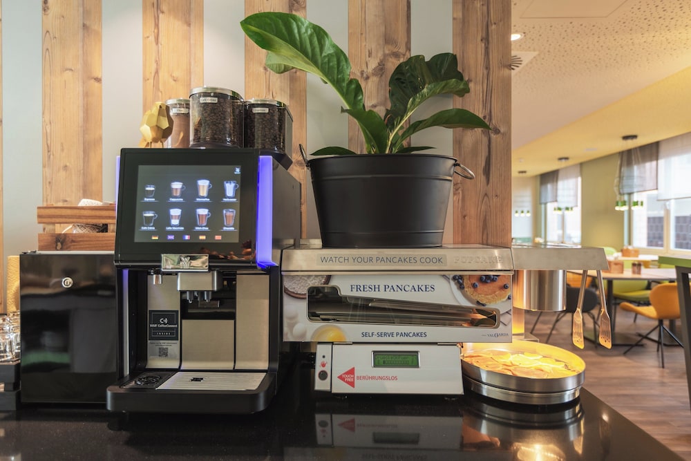 Holiday Inn – the niu, Mill Cologne Mülheim by IHG — Restaurant & bars in Cologne, North Rhine-Westphalia