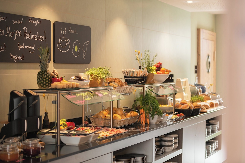Holiday Inn – the niu, Mill Cologne Mülheim by IHG — Restaurant & bars in Cologne, North Rhine-Westphalia