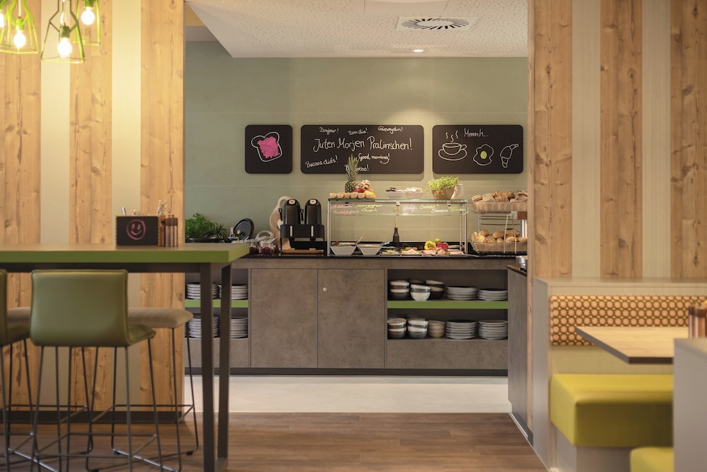 Holiday Inn – the niu, Mill Cologne Mülheim by IHG — Restaurant & bars in Cologne, North Rhine-Westphalia