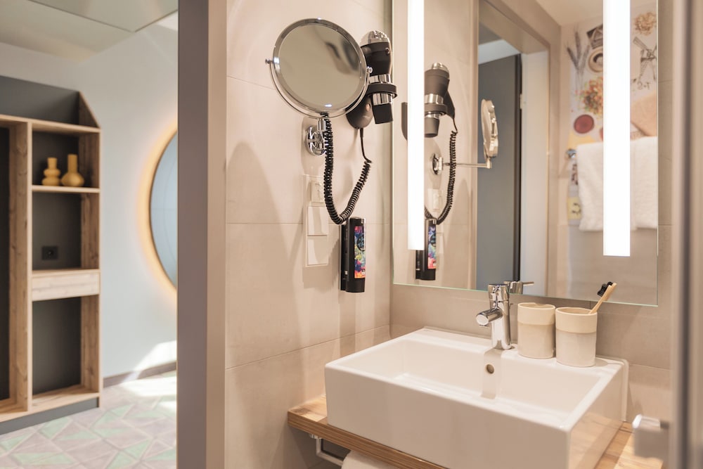 Holiday Inn – the niu, Mill Cologne Mülheim by IHG — Hotel rooms in Cologne, North Rhine-Westphalia