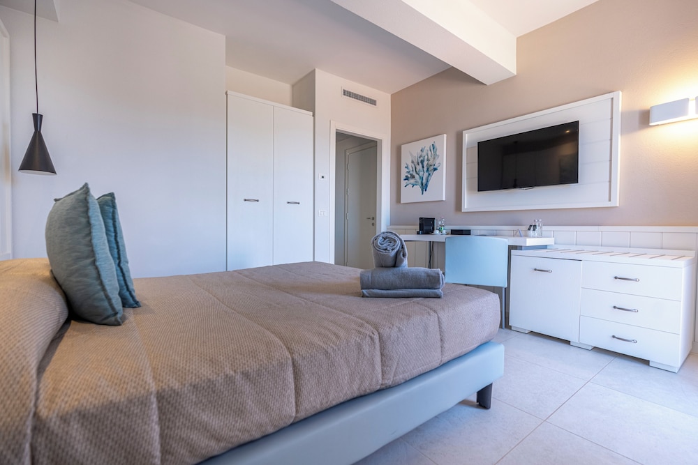 Mangia's Pollina Resort — Hotel rooms in Pollina, Sicily