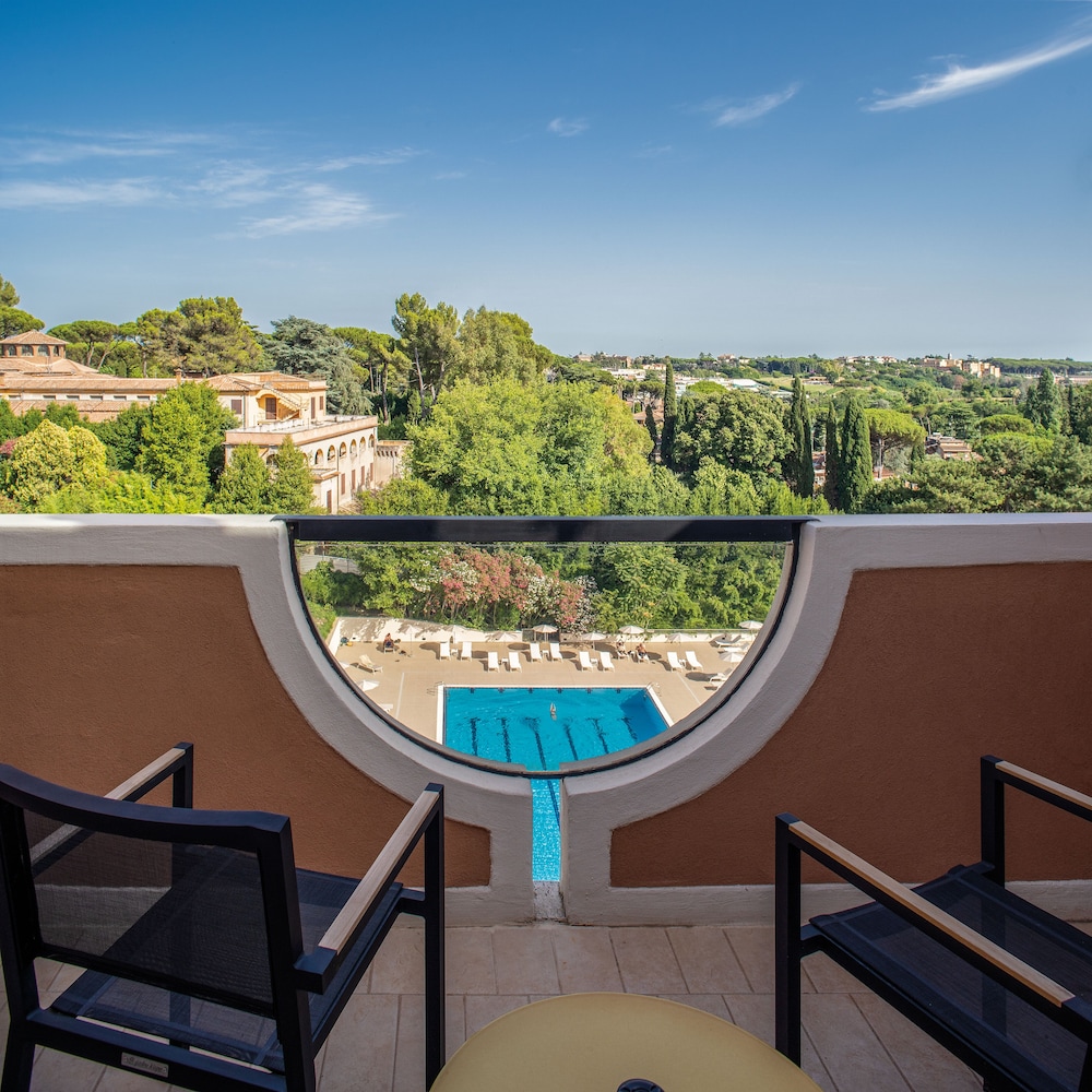 Hotel Villa Pamphili Roma — Swimming pool in Rome, Lazio