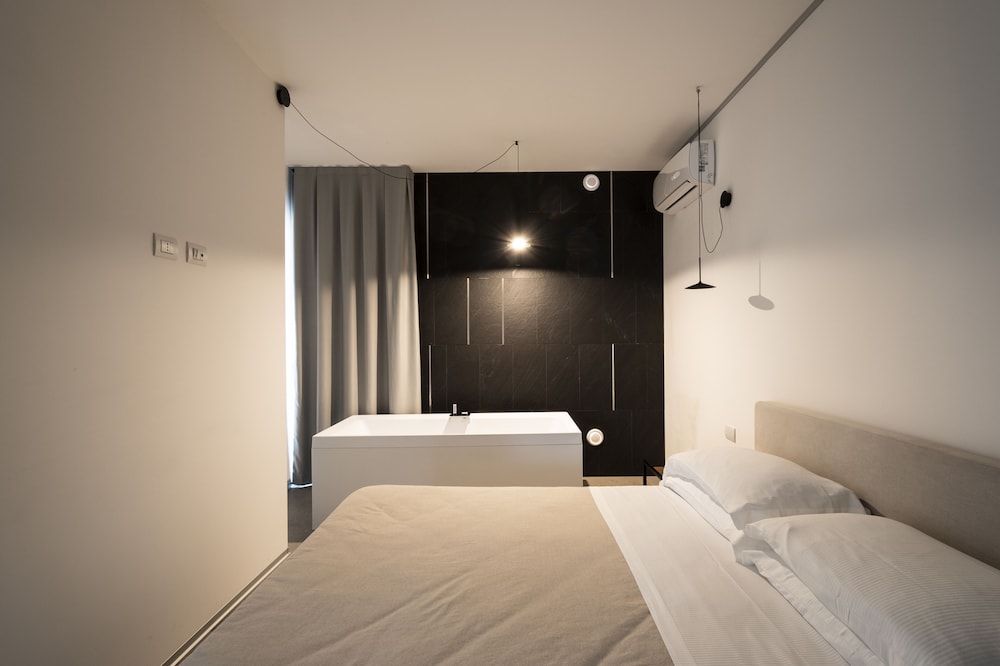 Alkamuri Posh Hotel & Spa — Hotel rooms in Alcamo, Sicily