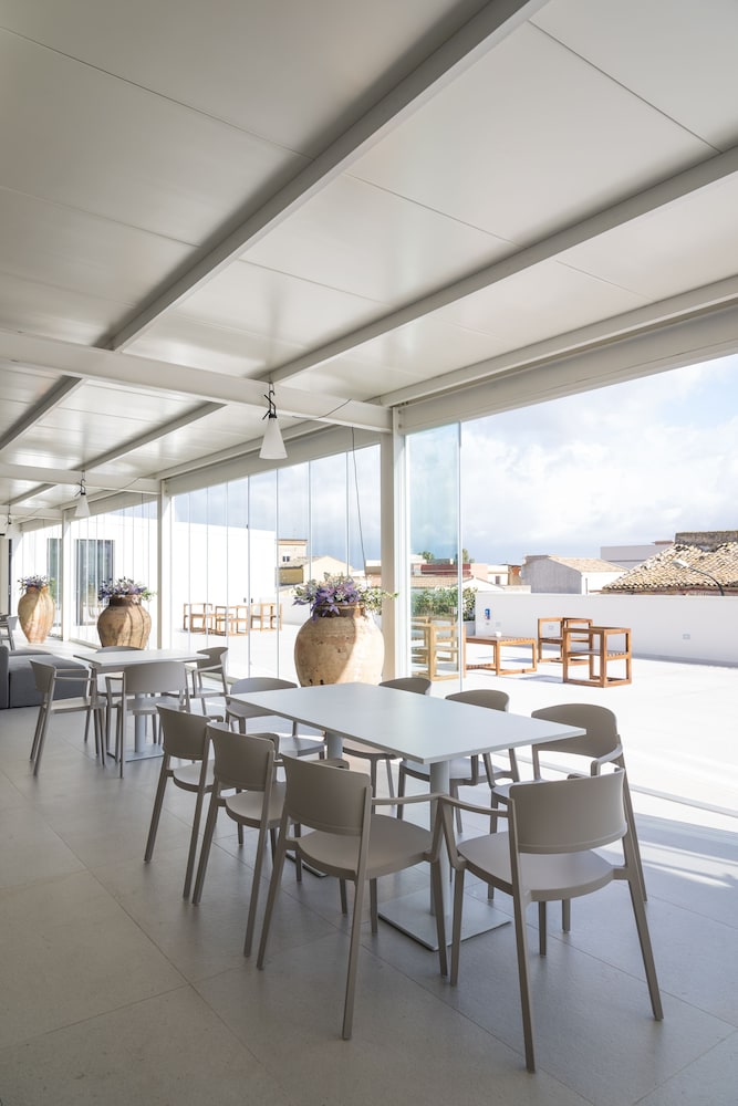 Alkamuri Posh Hotel & Spa — Restaurant & bars in Alcamo, Sicily