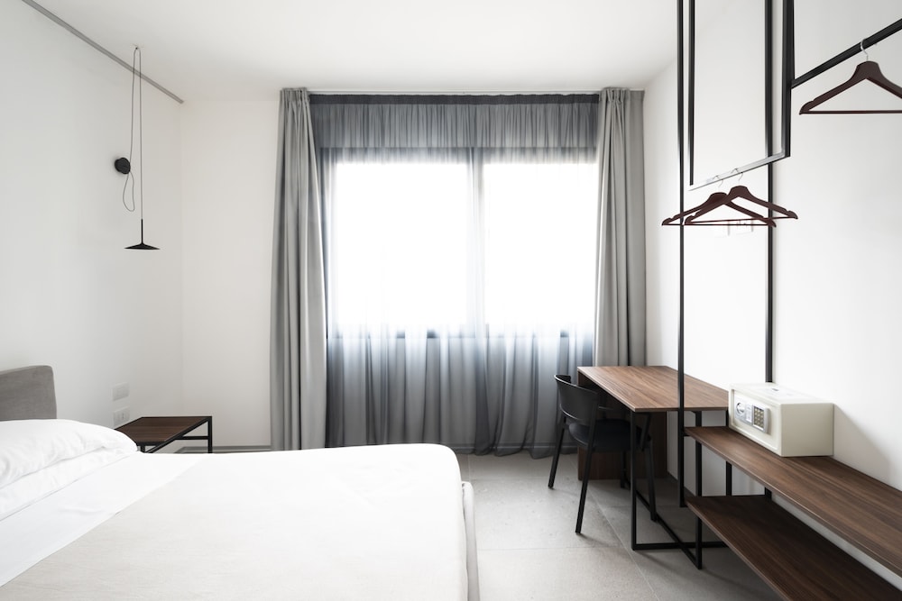 Alkamuri Posh Hotel & Spa — Hotel rooms in Alcamo, Sicily