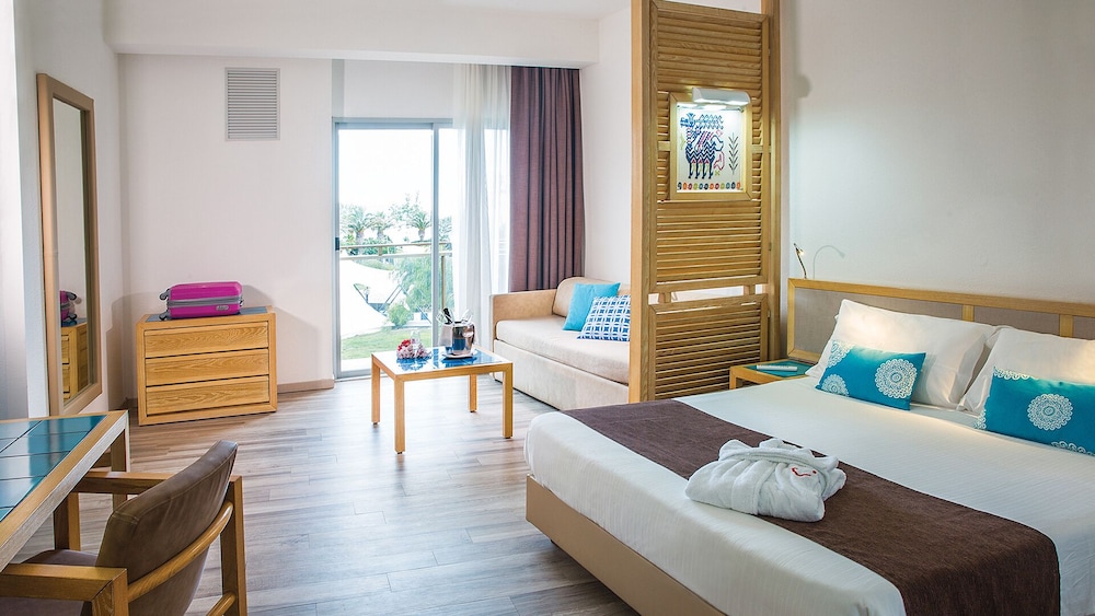 Hotel Baia Di Conte — Hotel rooms in Alghero, Sardinia