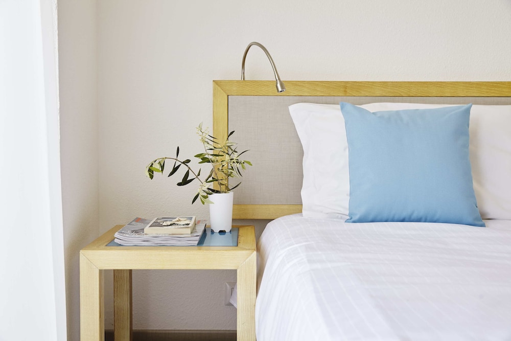 Hotel Baia Di Conte — Hotel rooms in Alghero, Sardinia