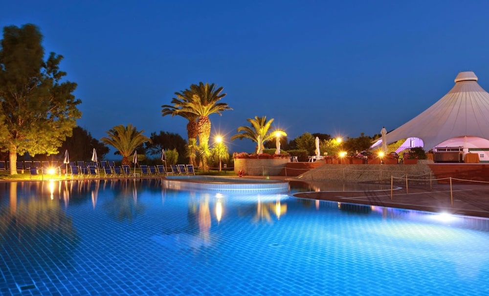 Hotel Baia Di Conte — Swimming pool in Alghero, Sardinia