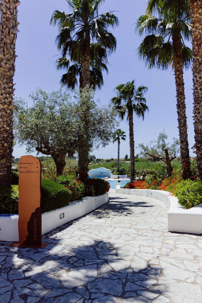 Mangia's Selinunte Resort — Swimming pool in Castelvetrano, Sicily