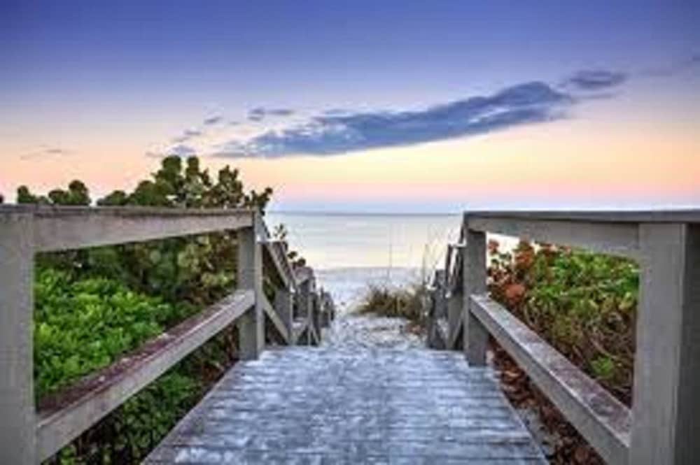 Staybridge Suites Naples – Marco Island by IHG — Beach in Lely Resort, Florida