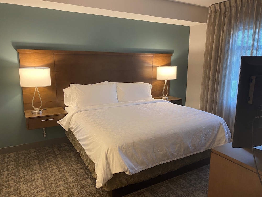 Staybridge Suites Naples – Marco Island by IHG — Hotel rooms in Lely Resort, Florida