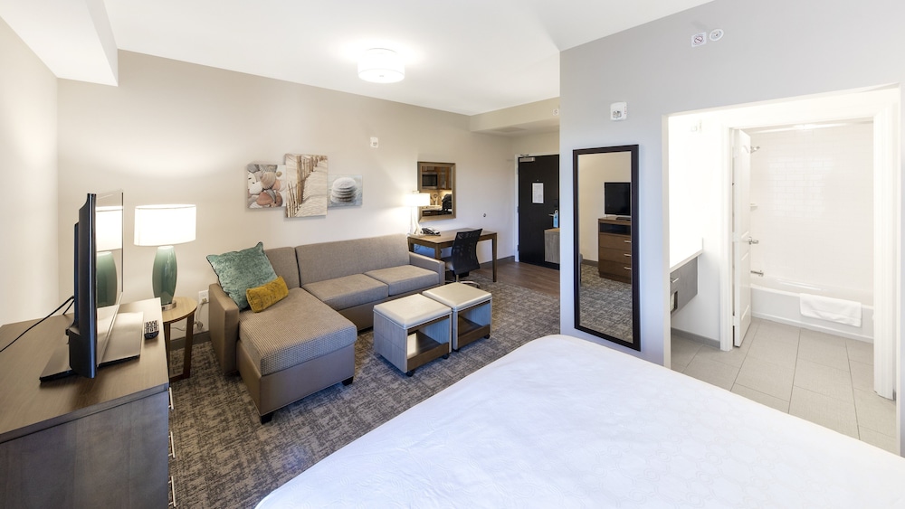Staybridge Suites Naples – Marco Island by IHG — Hotel rooms in Lely Resort, Florida