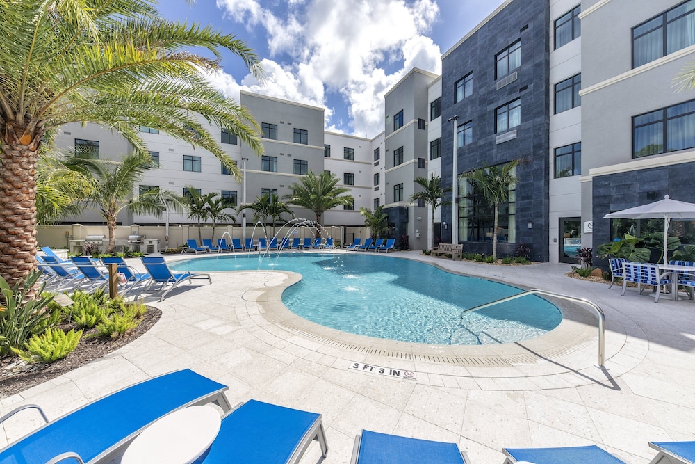 Staybridge Suites Naples – Marco Island by IHG — Swimming pool in Lely Resort, Florida