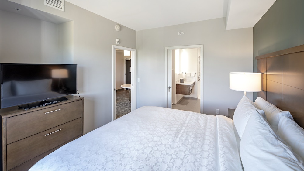 Staybridge Suites Naples – Marco Island by IHG — Hotel rooms in Lely Resort, Florida