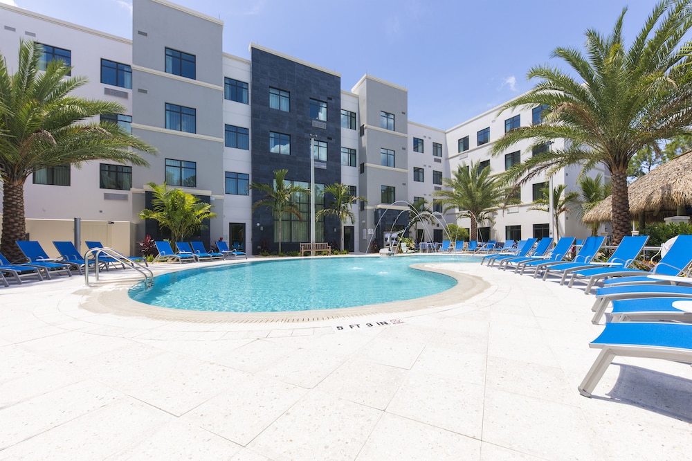 Staybridge Suites Naples – Marco Island by IHG — Swimming pool in Lely Resort, Florida