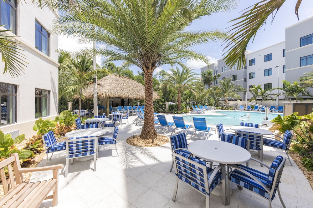 Staybridge Suites Naples – Marco Island by IHG — Swimming pool in Lely Resort, Florida