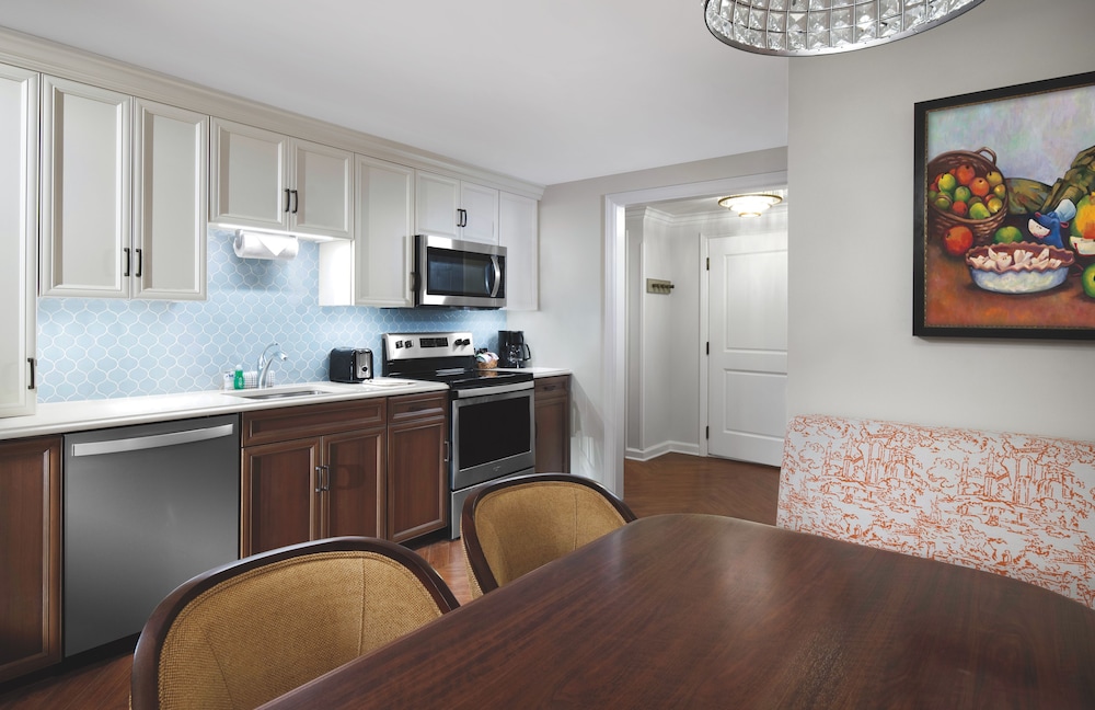 Disney's Riviera Resort — Hotel rooms in Walt Disney World Resort, Florida