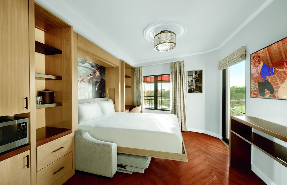 Disney's Riviera Resort — Hotel rooms in Walt Disney World Resort, Florida