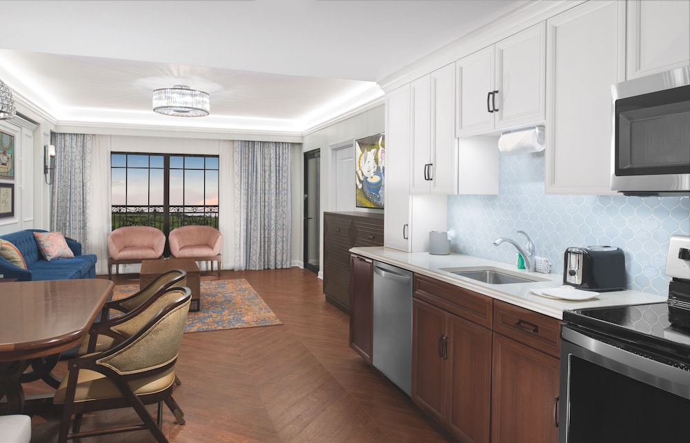 Disney's Riviera Resort — Hotel rooms in Walt Disney World Resort, Florida