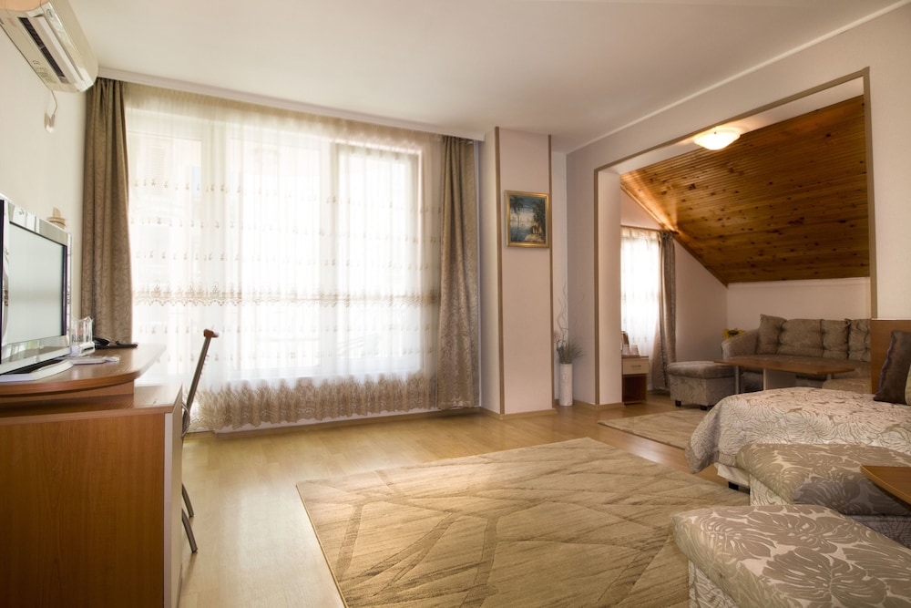 Venera Hotel — Hotel rooms in Sveti Vlas, Burgas Region