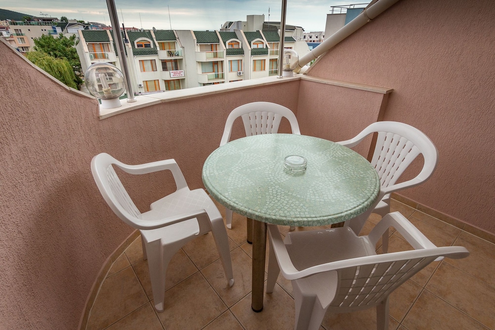 Venera Hotel — Hotel rooms in Sveti Vlas, Burgas Region