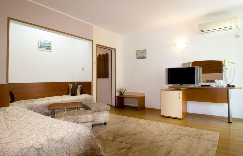 Venera Hotel — Hotel rooms in Sveti Vlas, Burgas Region