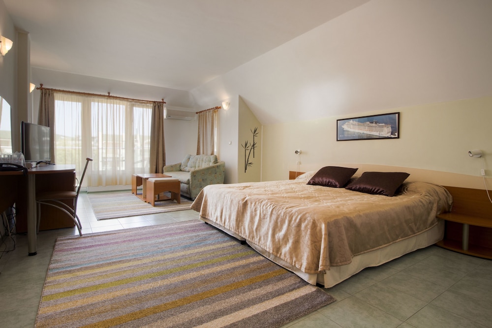 Venera Hotel — Hotel rooms in Sveti Vlas, Burgas Region
