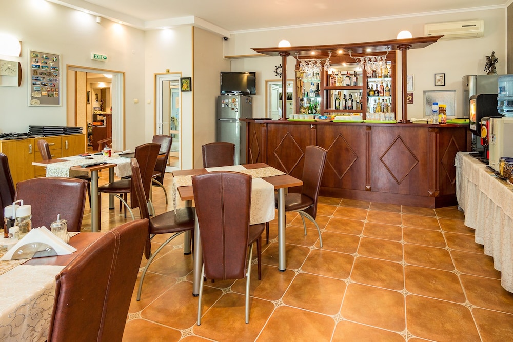 Venera Hotel — Restaurant & bars in Sveti Vlas, Burgas Region