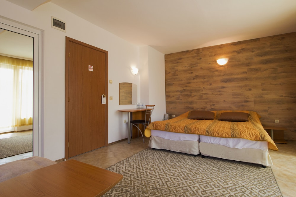 Venera Hotel — Hotel rooms in Sveti Vlas, Burgas Region