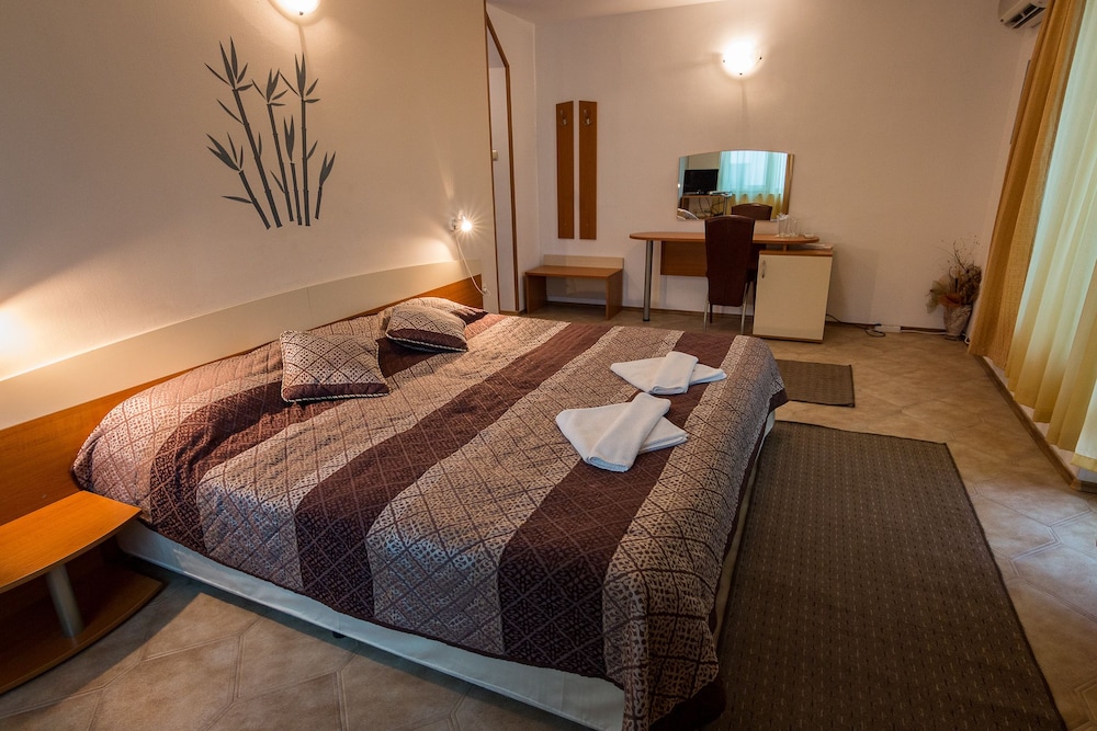 Venera Hotel — Hotel rooms in Sveti Vlas, Burgas Region