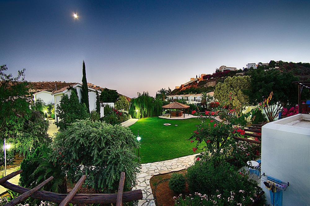 Hylatio Tourist Village — Hotel building in Pissouri, Limassol Region