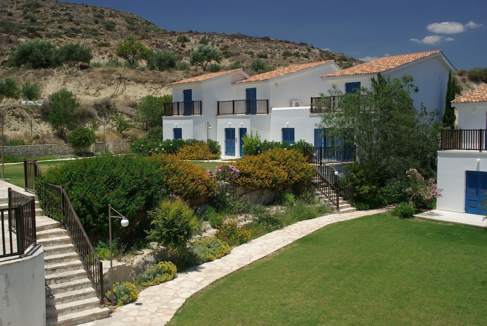 Hylatio Tourist Village — Hotel building in Pissouri, Limassol Region