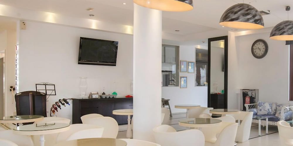 Lindos View Hotel — Restaurant & bars in Lindos, South Aegean