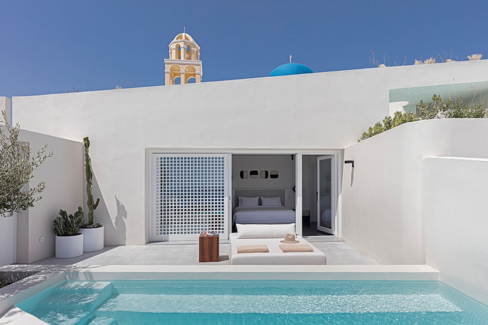 Canaves Oia Suites - Small Luxury Hotels of the World — Hotel rooms in Oia, South Aegean
