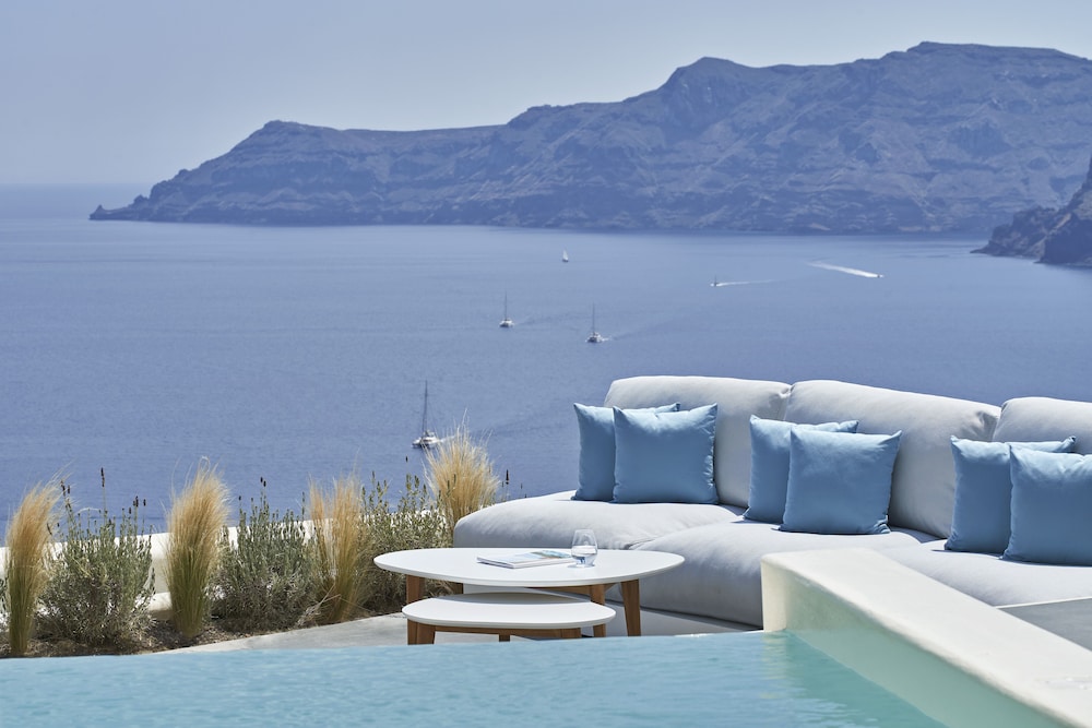 Canaves Oia Suites - Small Luxury Hotels of the World — Swimming pool in Oia, South Aegean