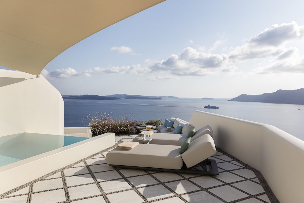 Canaves Oia Suites - Small Luxury Hotels of the World — Swimming pool in Oia, South Aegean