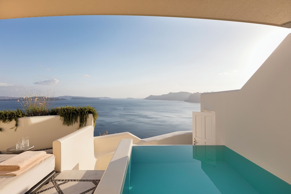 Canaves Oia Suites - Small Luxury Hotels of the World — Swimming pool in Oia, South Aegean