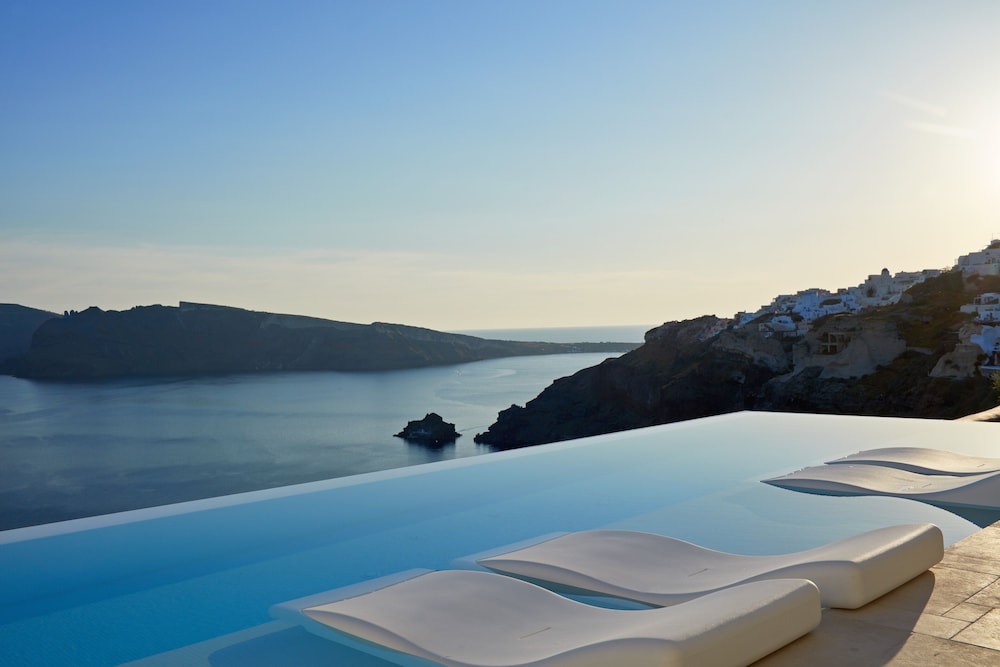 Canaves Oia Suites - Small Luxury Hotels of the World — Swimming pool in Oia, South Aegean