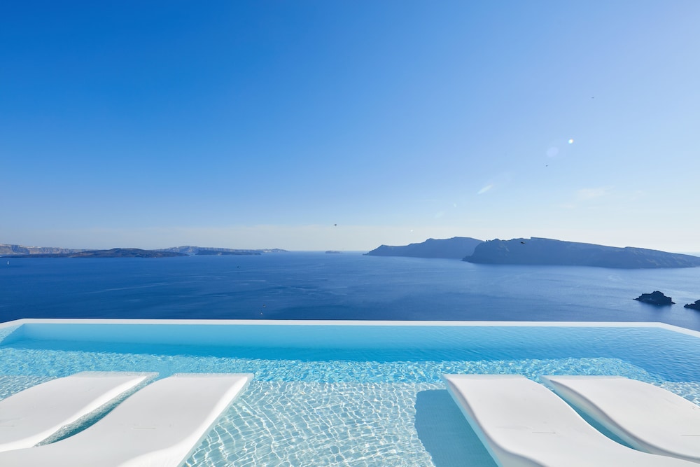 Canaves Oia Suites - Small Luxury Hotels of the World — Main photo in Oia, South Aegean