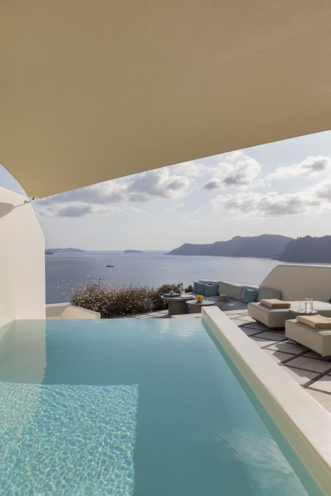 Canaves Oia Suites - Small Luxury Hotels of the World — Swimming pool in Oia, South Aegean