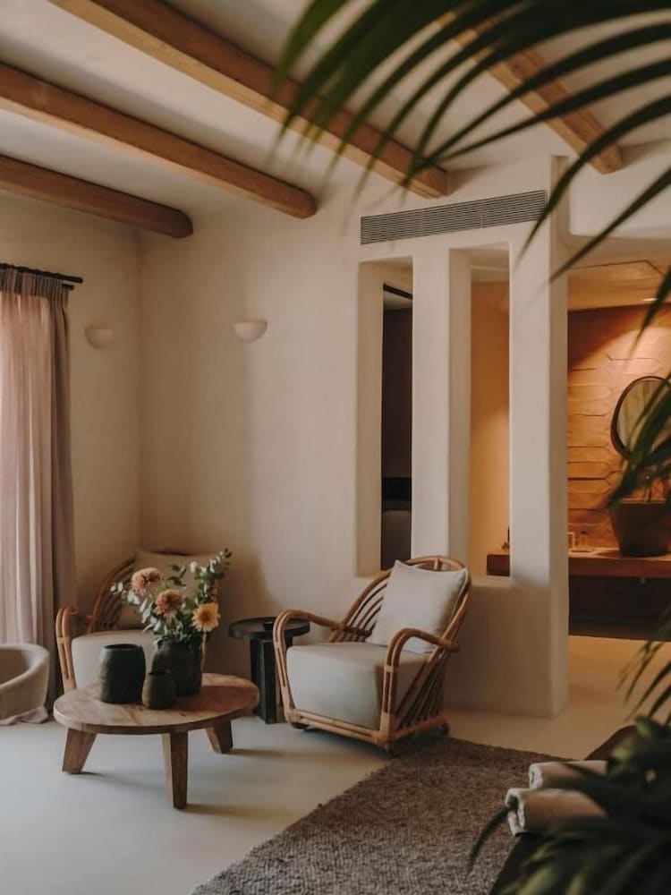 The Wild By Interni — Hotel rooms in Kalafatis, South Aegean