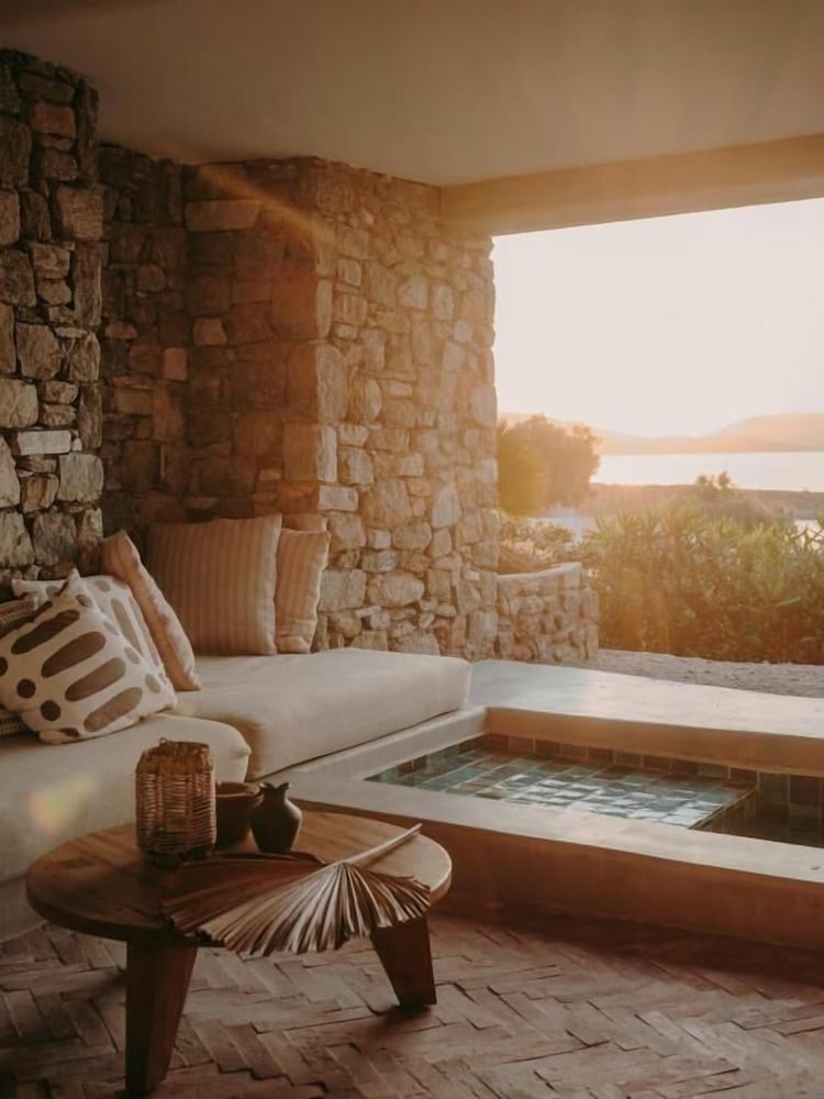 The Wild By Interni — Hotel rooms in Kalafatis, South Aegean
