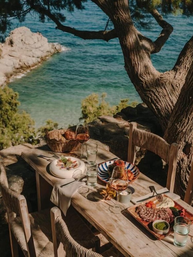 The Wild By Interni — Restaurant & bars in Kalafatis, South Aegean