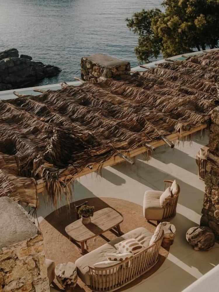 The Wild By Interni — Hotel building in Kalafatis, South Aegean