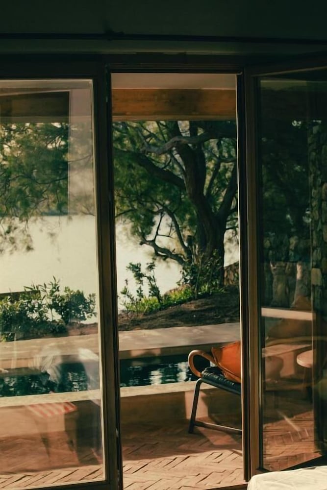 The Wild By Interni — Hotel rooms in Kalafatis, South Aegean
