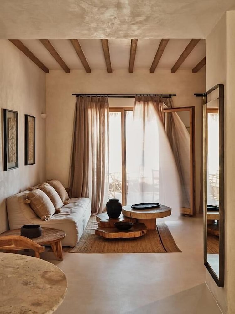 The Wild By Interni — Hotel rooms in Kalafatis, South Aegean